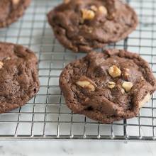 Jak upiec ciasteczka orzechowo-czekoladowe bez mąki?