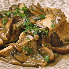 Smaczne grzyby w śmietanie – jak je przyrządzić?