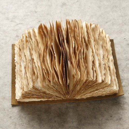 Jak wykorzystać postarzony papier?