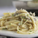 Danie na obiad – spaghetti z sosem pieczarkowym