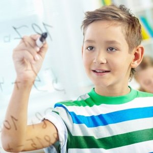 Jak pomóc dziecku zapamiętać tabliczkę mnożenia?