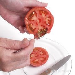 Zbieranie nasion pomidorów – krok pierwszy
