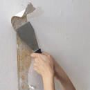 Jak najłatwiej zdjąć starą tapetę?