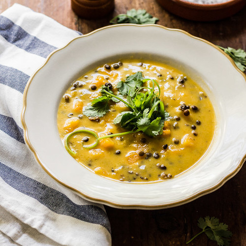 Pyszna zupa dyniowa z ryżem – jak ją przyrządzić?