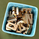 Jak zrobić magnesy w kształcie literek na lodówkę?