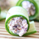 Smaczne roladki z ogórkiem i fetą na przystawkę