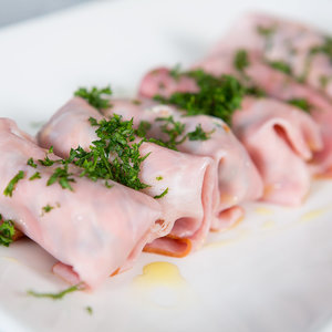 Roladki z nadzieniem chrzanowym