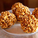 Słodkie kulki z popcornu – deser z mikrofalówki