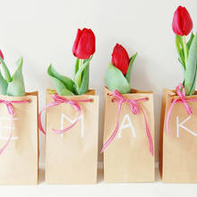 Jak zrobić kartkę urodzinową w kształcie tulipana?