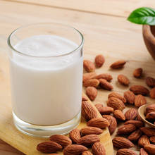 Jak przygotować dobre mleko migdałowe?