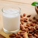 Jak przygotować dobre mleko migdałowe?