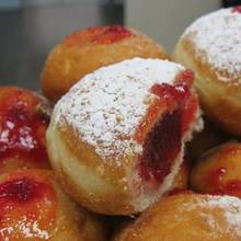 Jak przygotować pyszne pączki z różą?