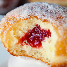 Oryginalne pączki z galaretką – jak je przyrządzić?