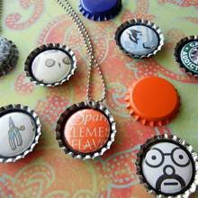 Jak wykonać oryginalne przypinki z kapsli?