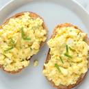 Jak przyrządzić pastę jajeczną do kanapek?