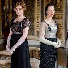 Jak ubrać się na imprezę w stylu lat dwudziestych?