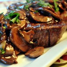 Sos kurkowy z winem – jak go przyrządzić?