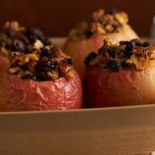 Pyszne pieczone jabłko – jak je przyrządzić?