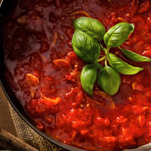 Jak przygotować sos marinara?