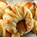 Croissanty z ciasta francuskiego – jak je zrobić?