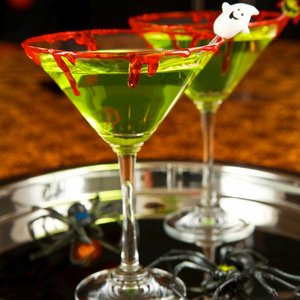 Jak zrobić koktajle z duchami na Halloween?