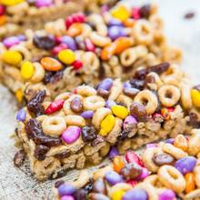 Ciekawy sposób przygotowania batonów z płatków Cheerios