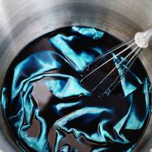 Jak dobrze zafarbować dżinsy na czarno?