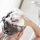 Jak myć włosy, żeby nie wypadały?