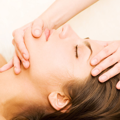Jak zrobić dobry masaż żuchwy?