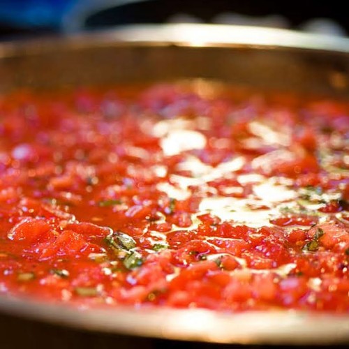 Jak przygotować zapas sosu pomidorowego na zimę?