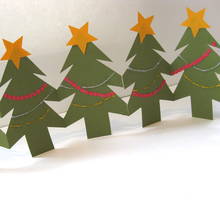 Jak wykonać łatwy łańcuch na choinkę?