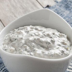 Jak przyrządzić smaczny sos czosnkowy Dukana?