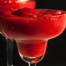 Jak przygotować dobrą Margaritę truskawkową na imprezę?