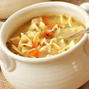 Sposób na dobrą zupę z kurczakiem i makaronem