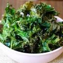 Oryginalne chipsy z jarmużu – jak je przyrządzić?