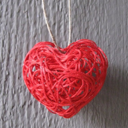Walentynkowe serce ze sznurka – jak je zrobić?