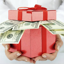 Jak podarować pieniądze na ślub lub osiemnastkę?