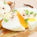 Jak zrobić smaczne jajka w koszulkach?