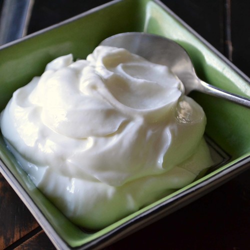 Jak samodzielnie przyrządzić jogurt grecki?