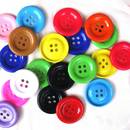 Jak zrobić oryginalne kolczyki z guzików?