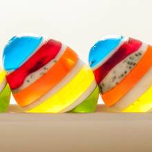 Jak przygotować pisanki z tęczowych galaretek?