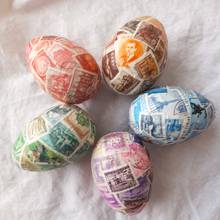 Jak ciekawie ozdobić pisanki znaczkami pocztowymi?