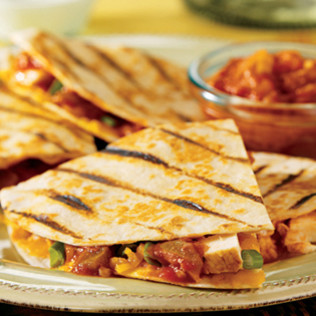 Jak przyrządzić quesadilla z kurczakiem?