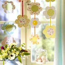 Jak ciekawie udekorować okno na Wielkanoc?