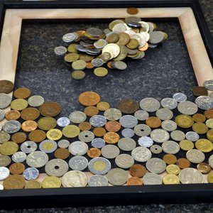 Jak przygotować ciekawą ramkę z monetami?