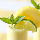 Jak przyrządzić doskonały koktajl ananasowy?