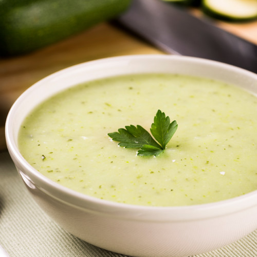 Pyszna zupa z cukinii – jak ją przyrządzić?