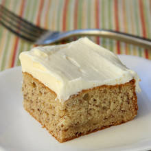 Smaczne ciasto bananowe z bitą śmietaną – jak je przygotować?