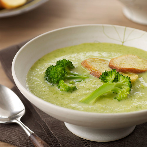 Jak przyrządzić pyszną zupę brokułową z białym winem?