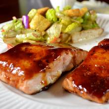 Jak dobrze grillować łososia?